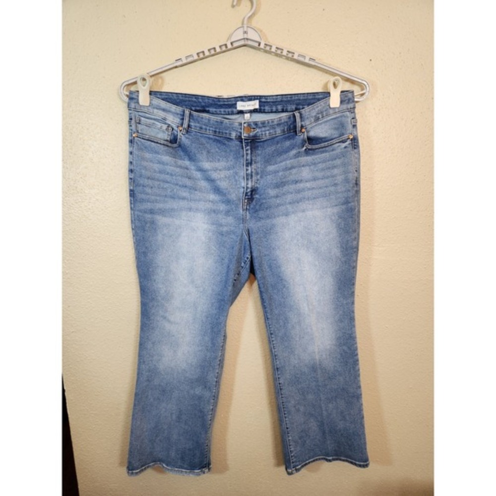 Lane Bryant Women's Medium Wash Blue Curvy Fit High-Rise Bootcut Jeans Size 28